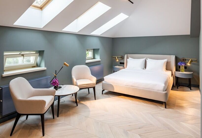 فندق Lion S Castle