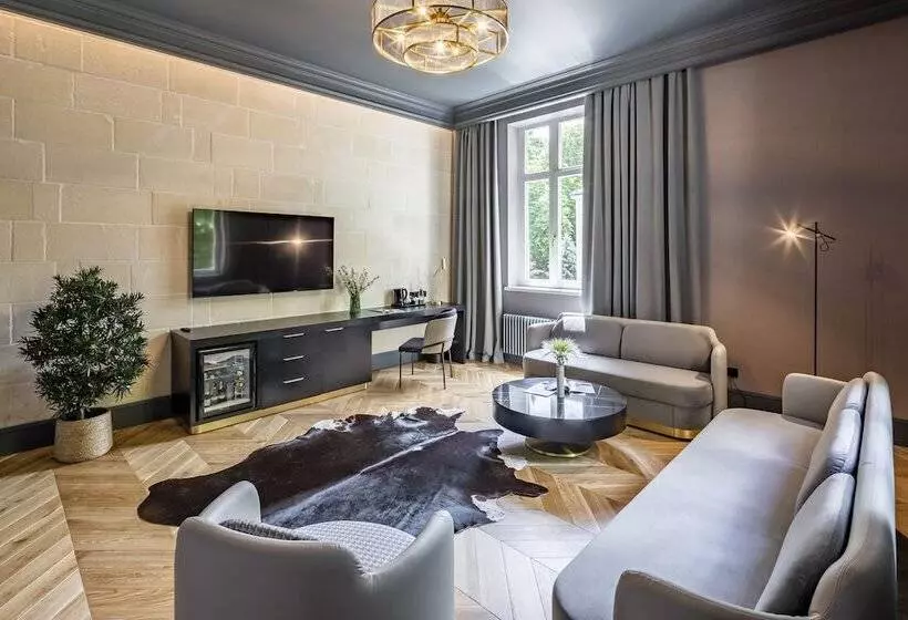 فندق Lion S Castle