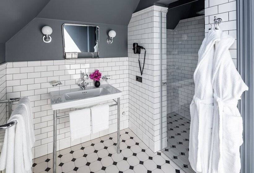 فندق Lion S Castle