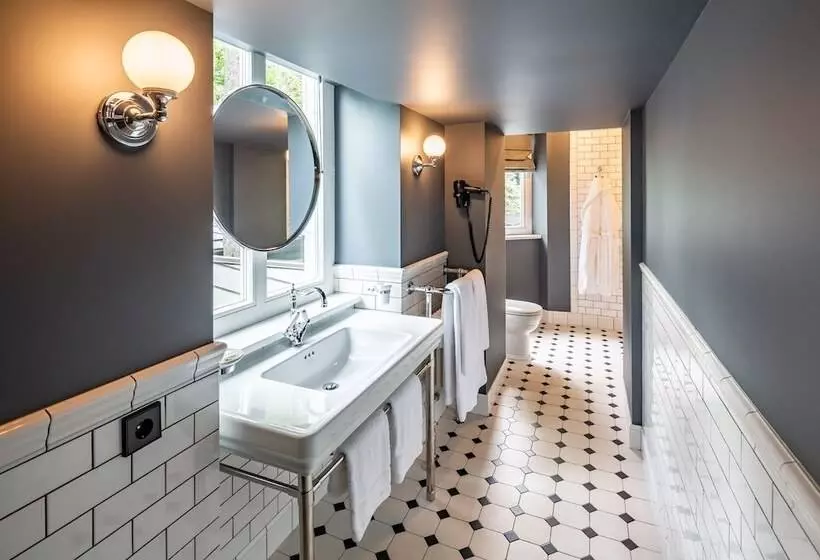 فندق Lion S Castle