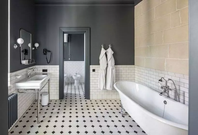 فندق Lion S Castle