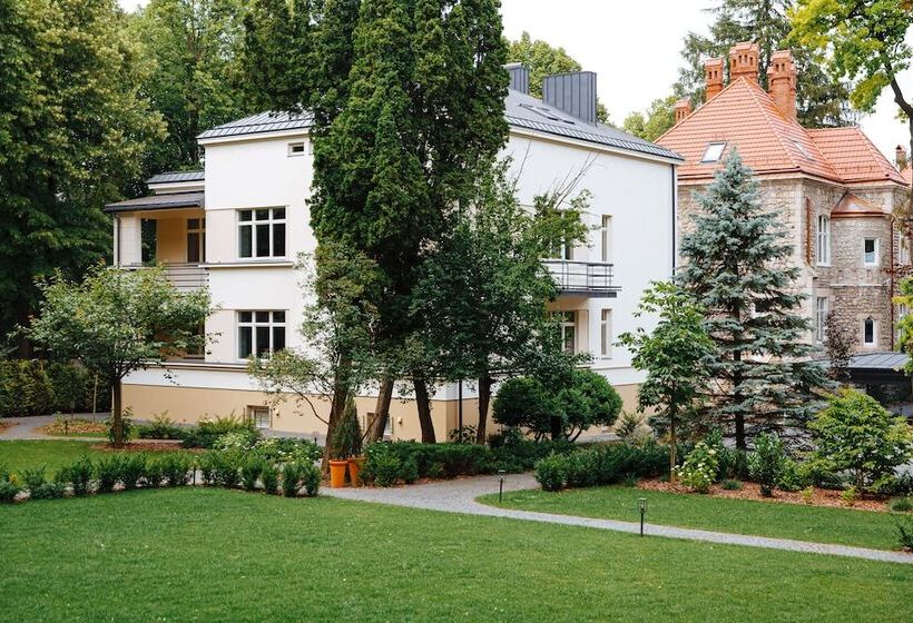 فندق Lion S Castle