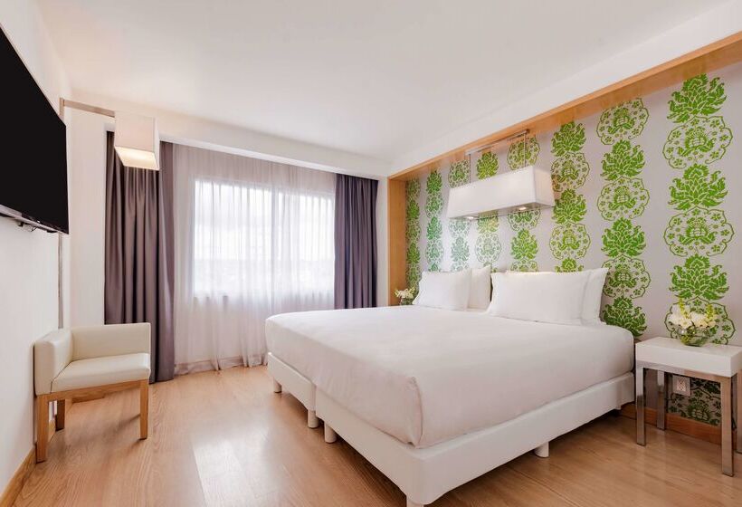 Отель NH Queretaro