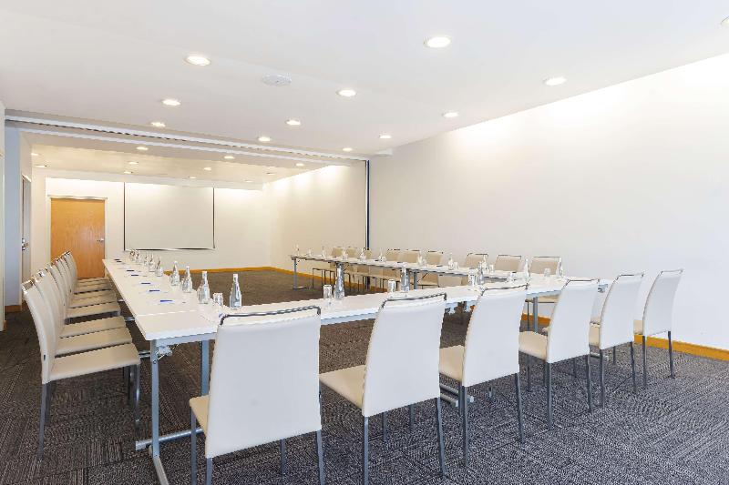 Отель NH Queretaro