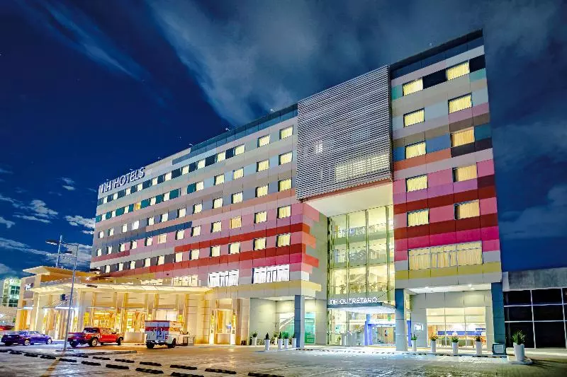 Отель NH Queretaro
