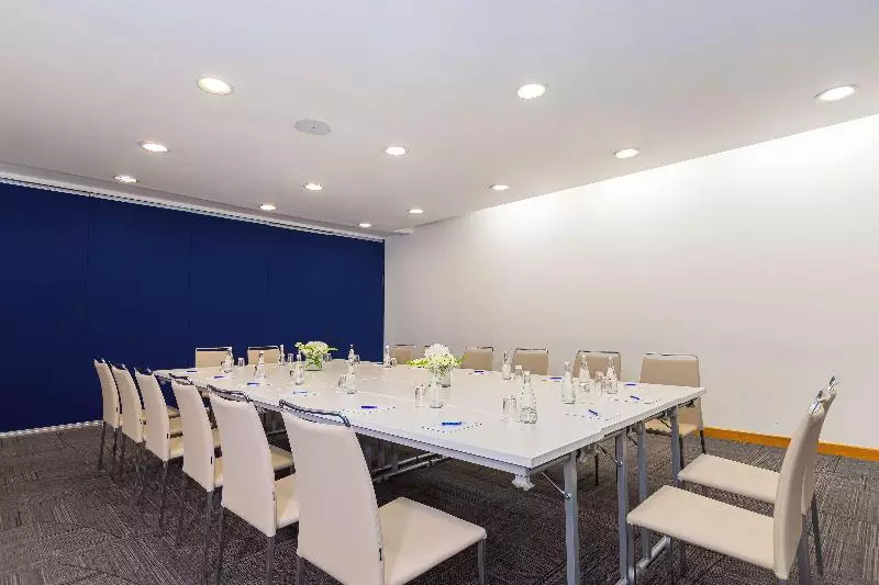 Отель NH Queretaro