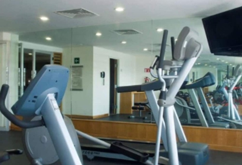 Отель NH Queretaro