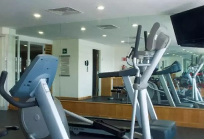 Отель NH Queretaro