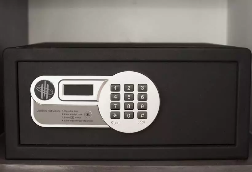 Отель NH Queretaro