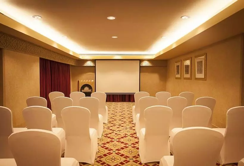 호텔 Oaks Ibn Battuta Gate Dubai