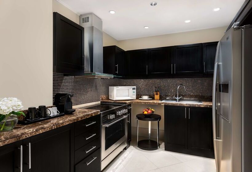 호텔 Oaks Ibn Battuta Gate Dubai