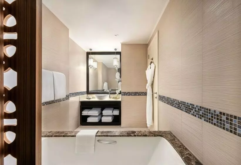 호텔 Oaks Ibn Battuta Gate Dubai