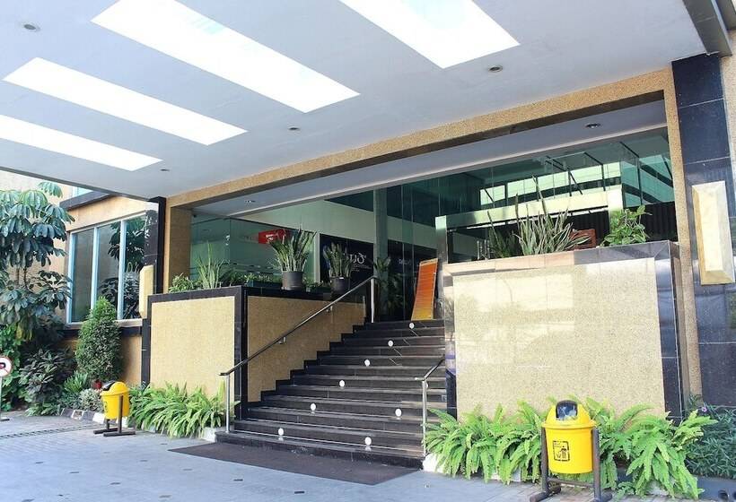 هتل Prasada Mansion Sudirman