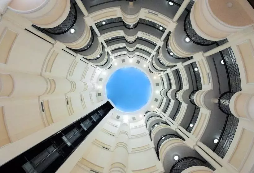 ホテル Ramee California