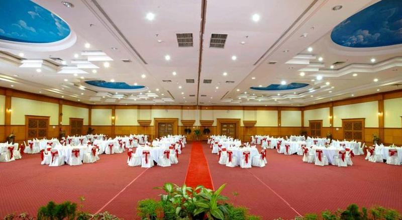 Rocky Plaza Hotel Padang