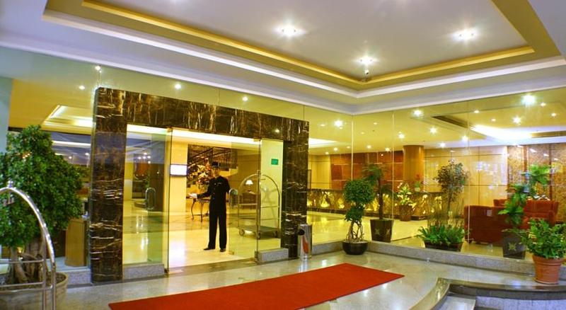 Rocky Plaza Hotel Padang
