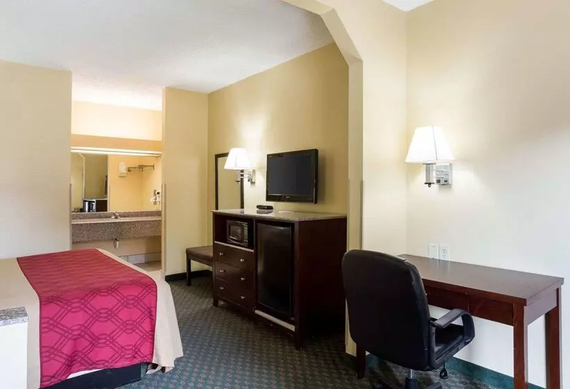 호텔 Rodeway Inn & Suites