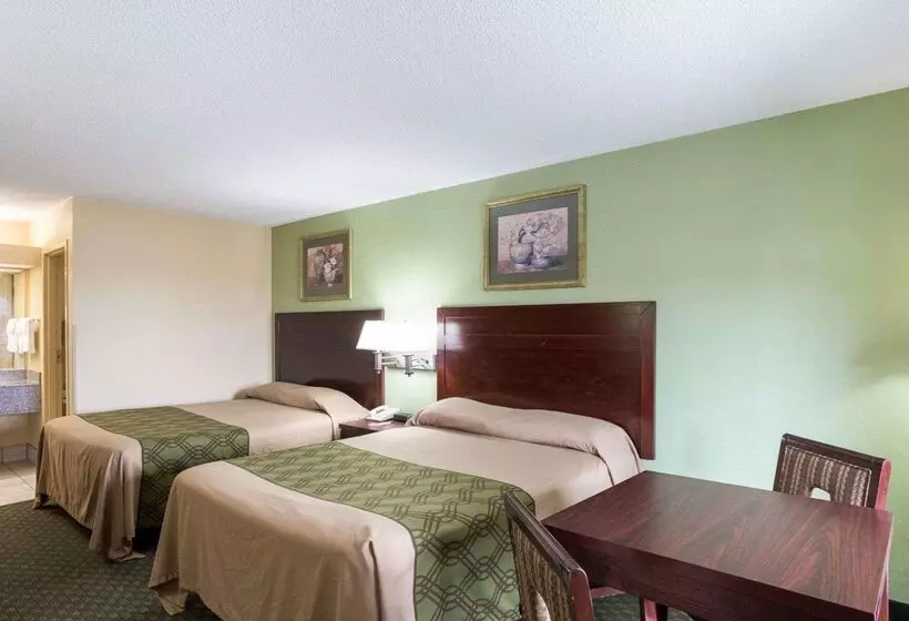 호텔 Rodeway Inn & Suites