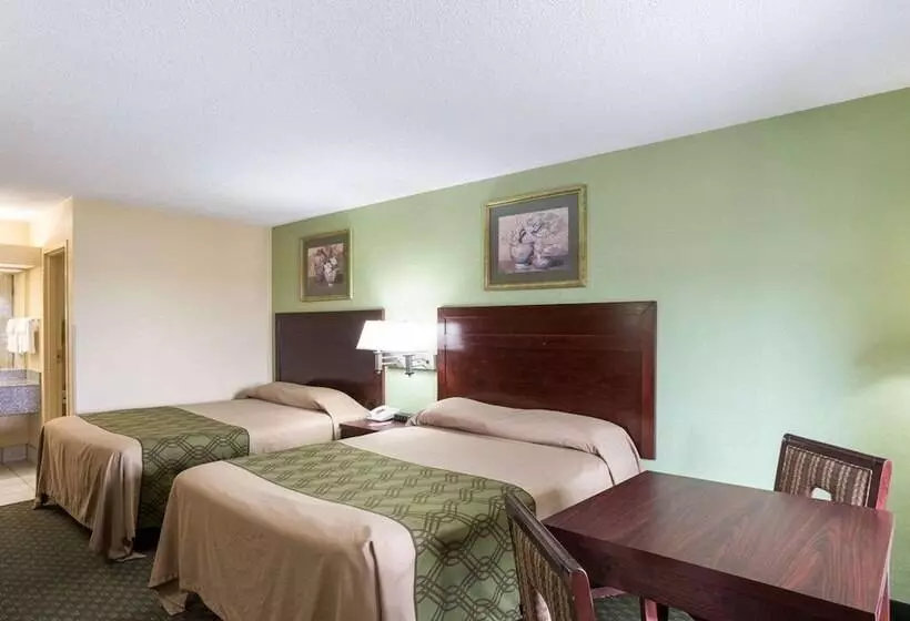 호텔 Rodeway Inn & Suites