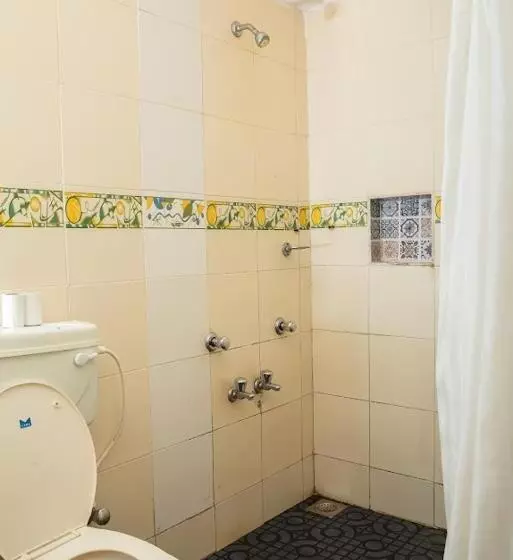 בית מלון כפרי Sea Breeze Village, Baga Goa