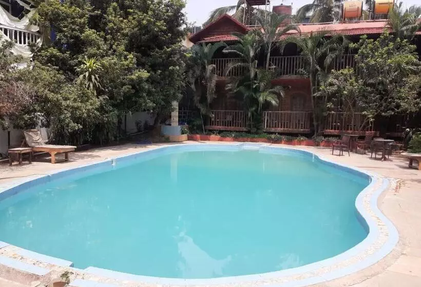 בית מלון כפרי Sea Breeze Village, Baga Goa