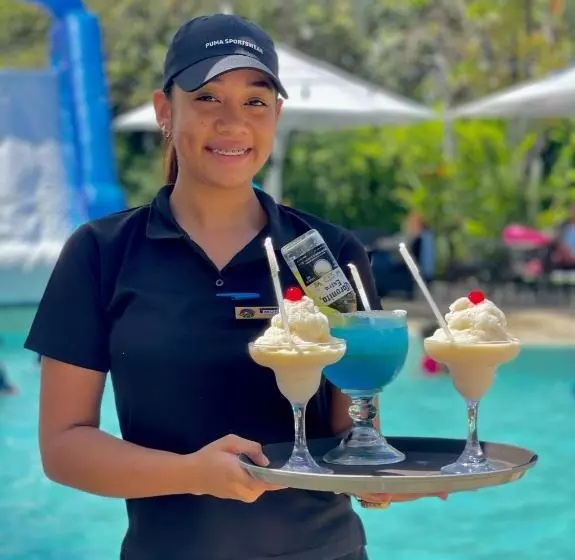 酒店 Summit Rainforest Golf Resort & All Inclusive