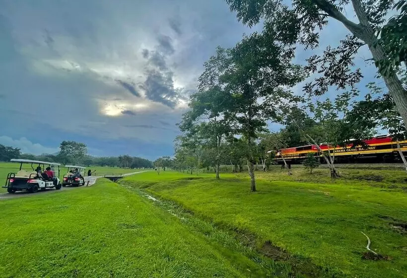 酒店 Summit Rainforest Golf Resort & All Inclusive