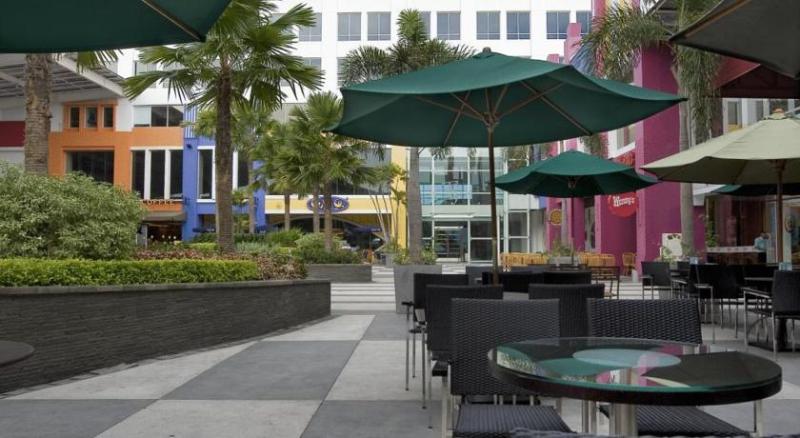 Artotel Ts Suites Surabaya