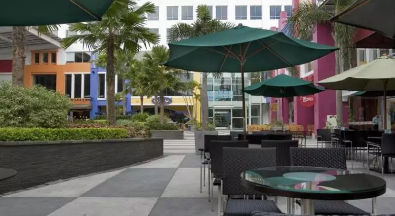 Artotel Ts Suites Surabaya