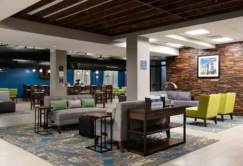 فندق على الطريق Four Points By Sheraton Omaha Midtown