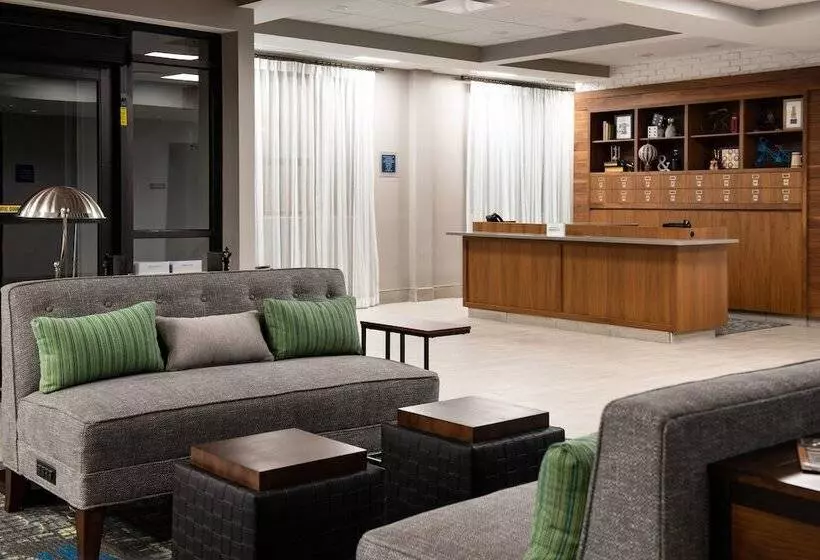 فندق على الطريق Four Points By Sheraton Omaha Midtown