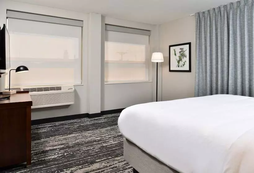 فندق على الطريق Four Points By Sheraton Omaha Midtown