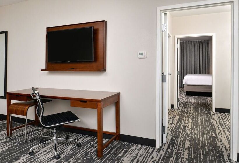 مُتل Four Points By Sheraton Omaha Midtown