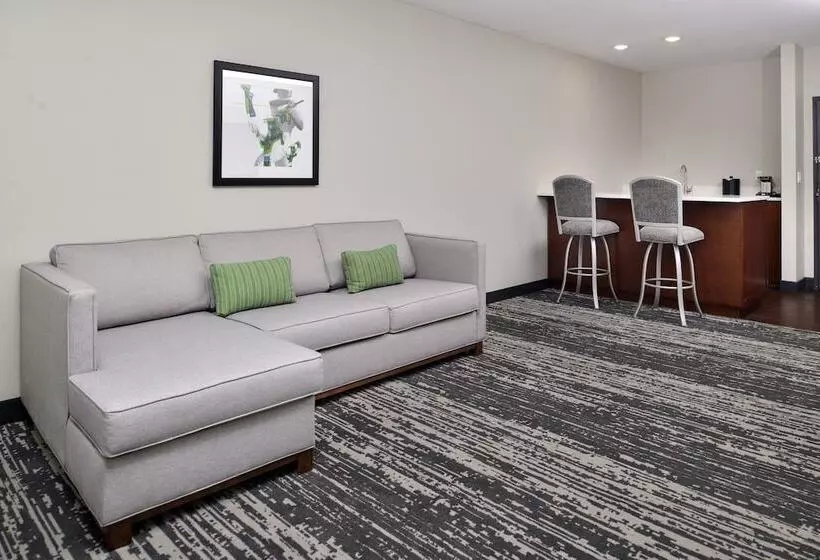 فندق على الطريق Four Points By Sheraton Omaha Midtown