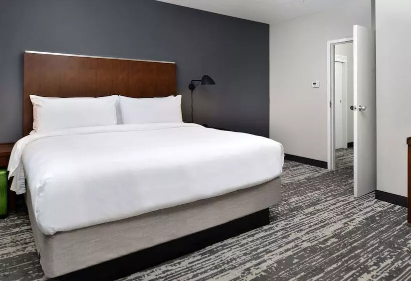 فندق على الطريق Four Points By Sheraton Omaha Midtown