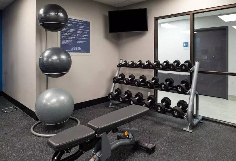 فندق على الطريق Four Points By Sheraton Omaha Midtown