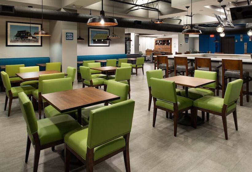 مُتل Four Points By Sheraton Omaha Midtown