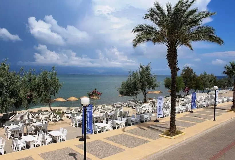 Wa Cesme Farm Hotel Beach Resort & Spa