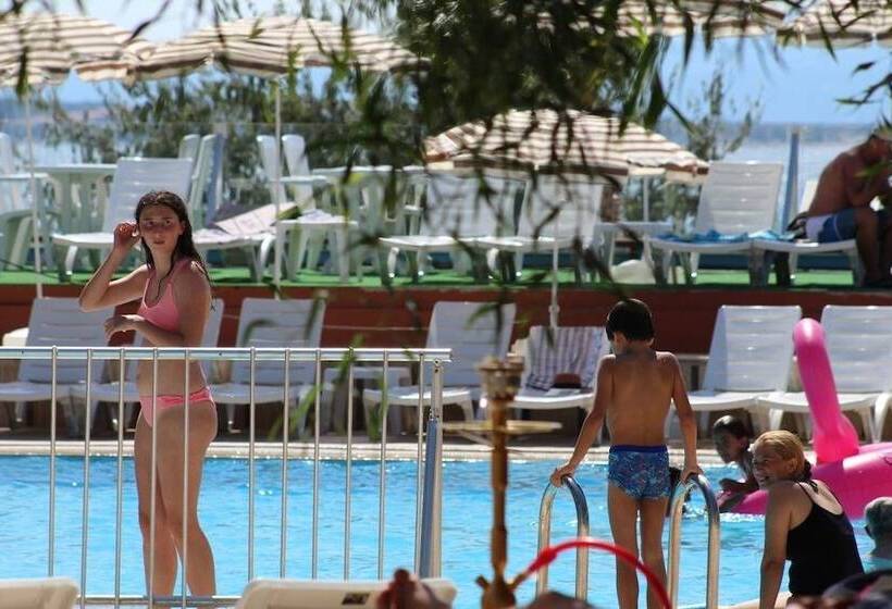 Wa Cesme Farm Hotel Beach Resort & Spa