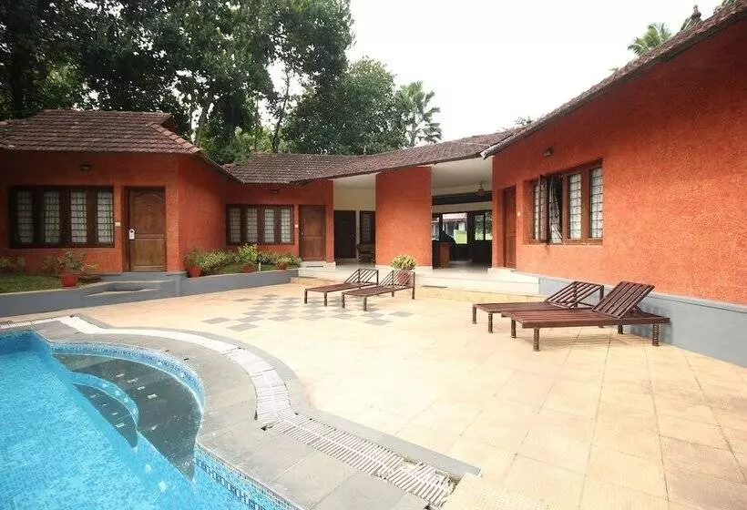 Deshadan Cliff & Beach Resort,varkala