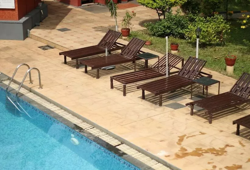 Deshadan Cliff & Beach Resort,varkala