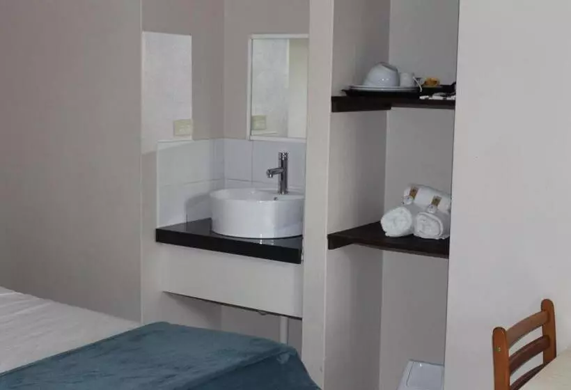 酒店 Bohemia Resort Cairns