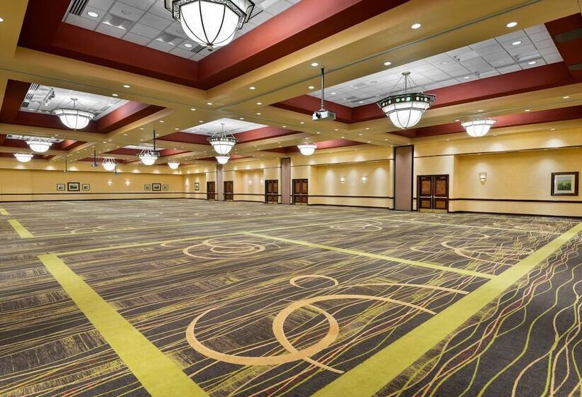 فندق Embassy Suites Lincoln