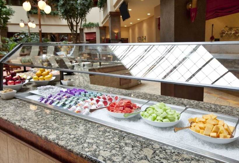 فندق Embassy Suites Lincoln