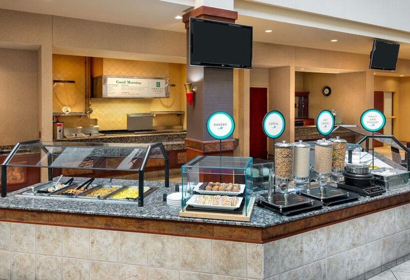 فندق Embassy Suites Lincoln