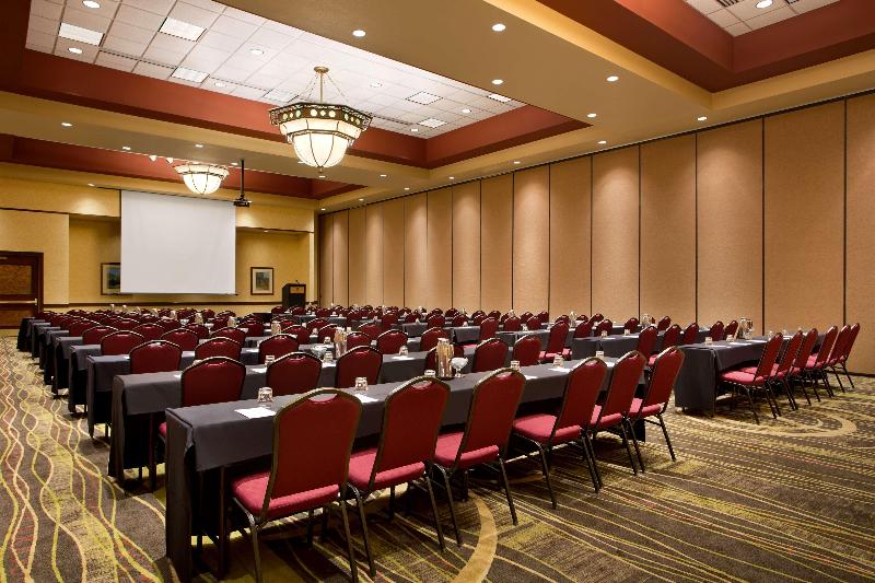 فندق Embassy Suites Lincoln