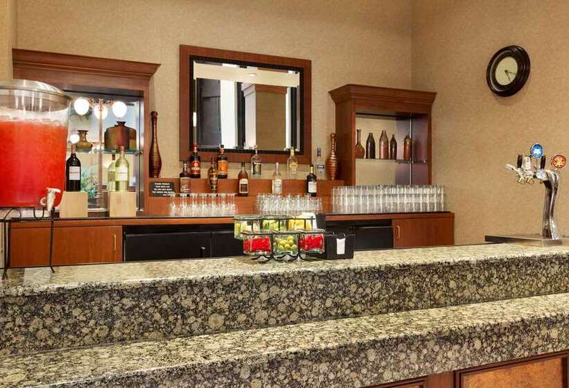 فندق Embassy Suites Lincoln