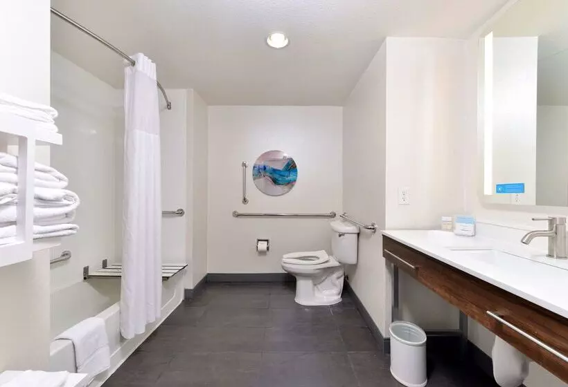 בית מלון כפרי Hampton Inn & Suites Las Vegas Airport