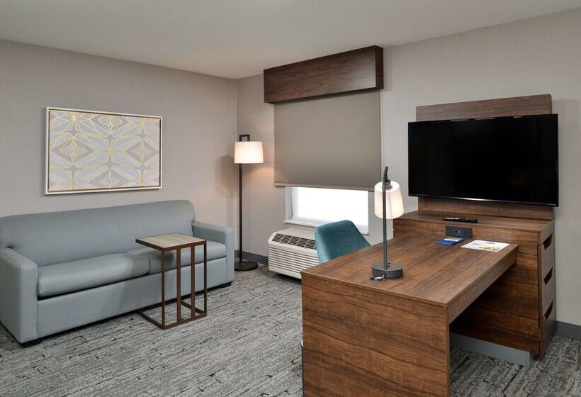 هتل Hampton Inn & Suites Las Vegas Airport