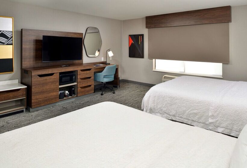 هتل Hampton Inn & Suites Las Vegas Airport